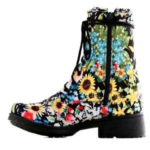 Mid-height floral patterned boots